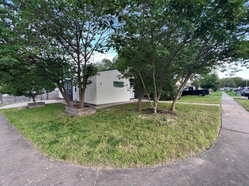 6901 Cherrydale Dr, Austin TX  78745-5343 exterior