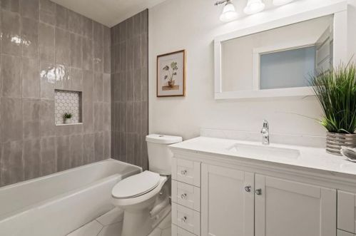 8902 Balcones Clb Dr, Austin TX 78750-3008 exterior