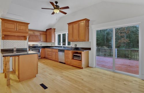 85 Blue Castle Dr, Mashpee MA 02649-3770 exterior