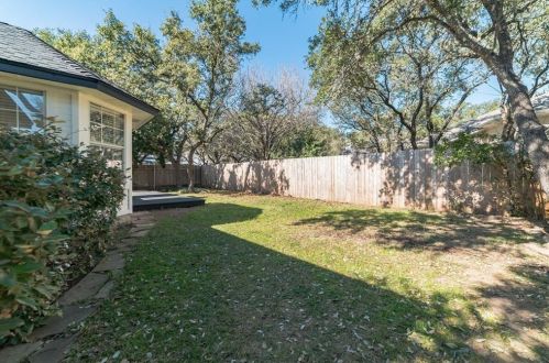 6868 Auckland Dr, Austin TX 78749-4139 exterior