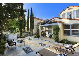 13074 Arborwalk Ln, Tustin, CA 92782-8041