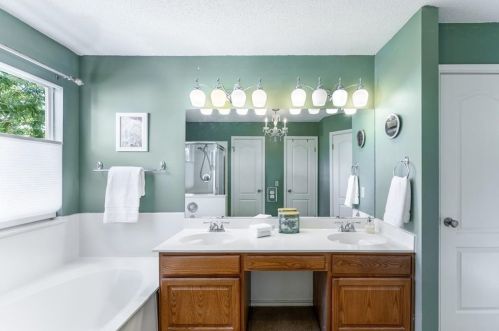 1221 Briargate Dr, Austin TX 78753-2050 exterior