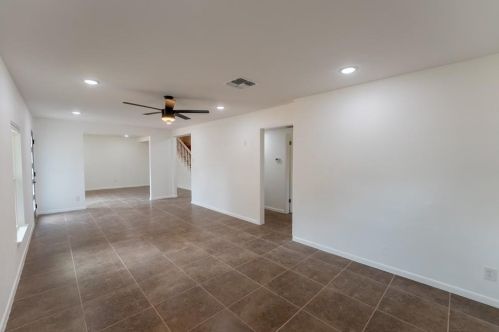 1307 Berkshire Dr, Austin TX  78723-1836 exterior