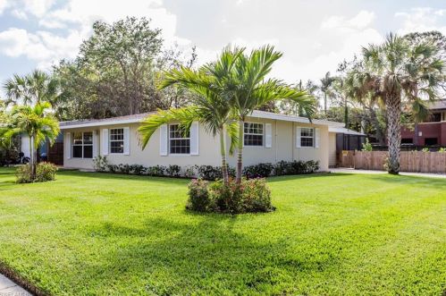 1150 22nd Ave, Naples, FL 34120-3428