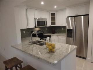 9950 9th Street Cir, Miami FL  33172-5101 exterior