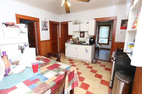 16 Olivine St, Chicopee MA 01013-2720 exterior