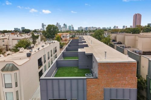 2006 Fitzhugh Ave, Dallas TX  75204-4694 exterior