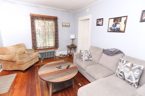 16 Olivine St, Chicopee MA 01013-2720 exterior