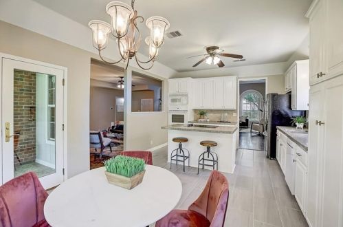 13243 Briar Holw Dr, Austin TX 78729-2855 exterior