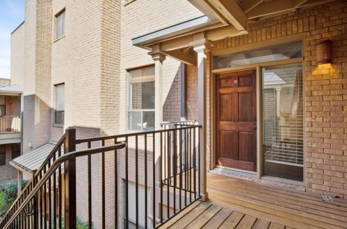 611 45th St, Austin TX  78751-3238 exterior