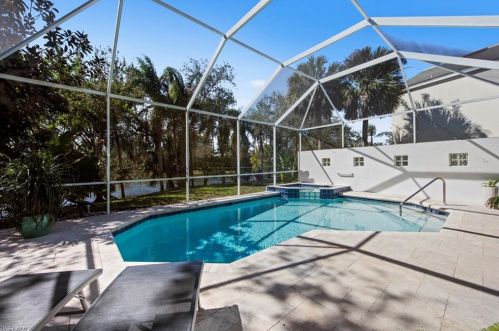 5852 Jameson Dr, Naples FL  34119-4638 exterior