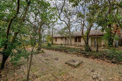 1301 Elton Ln, Austin TX 78703-2919 exterior