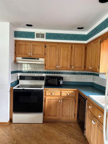 214 Park Ave, Chenequa WI  53029-2116 exterior