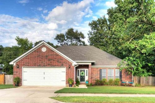 116 Feldspar Dr, North Little Rock, AR 72120-2358