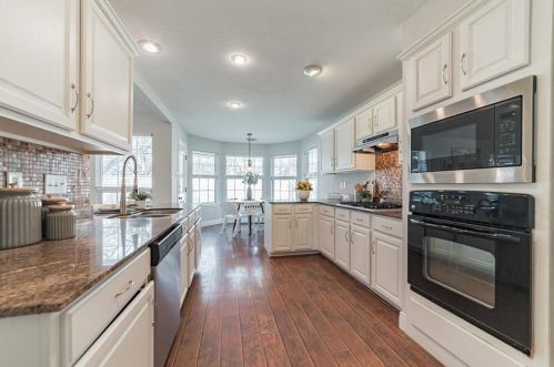 6868 Auckland Dr, Austin TX 78749-4139 exterior