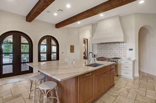 316 Dawn River Cv, Austin TX 78732-1986 exterior