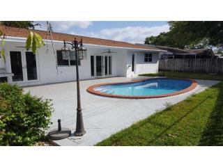 2151 206th St, Miami FL  33056-1638 exterior