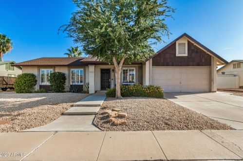 3823 Hopi Ave, Mesa, AZ 85206-3213