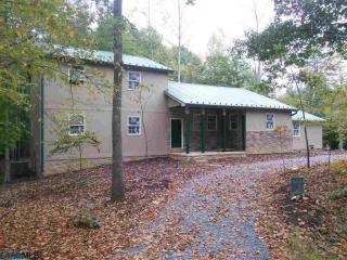 38 Point Rd, Bybee VA  22963-2050 exterior