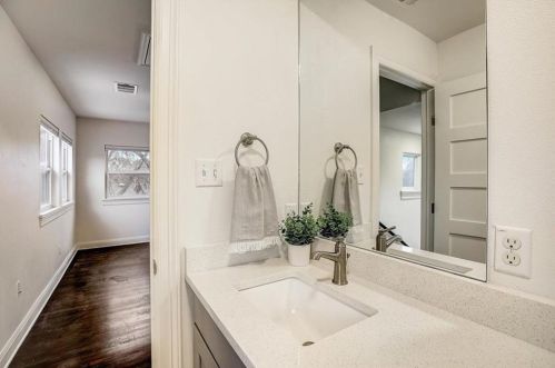 1707 Briar St, Austin TX 78704-3421 exterior