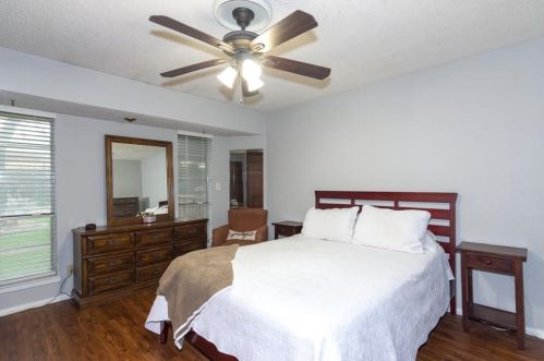 9806 Cottle Dr, Austin TX 78753-4305 exterior