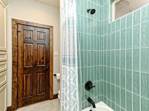 1501 Cyn Edge Dr, Austin TX 78733-2000 exterior