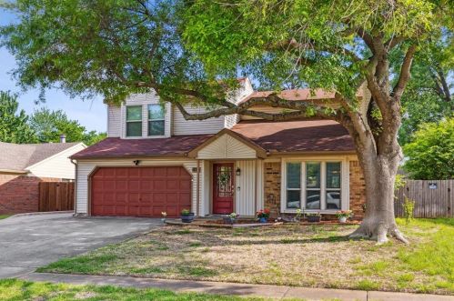 410 Rosemary Ln, Euless, TX 76039-7947