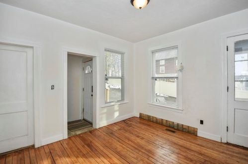 16 Westminster St, Worcester MA 01605-2701 exterior