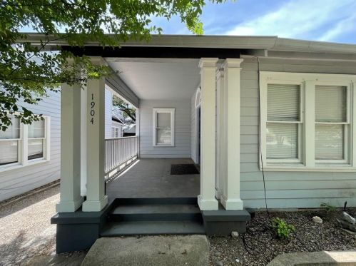 1904 David St, Austin TX  78705-5312 exterior