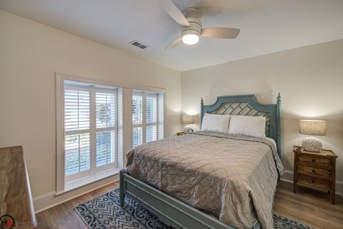 1000 Carolina Blvd, Isle Of Palms SC  29451-2242 exterior