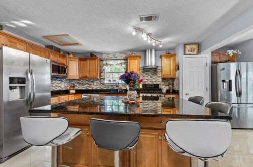 6908 Cherrydale Dr, Austin TX 78745-5344 exterior