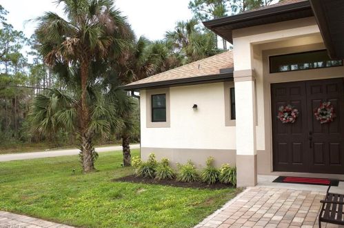 108 5th St, Naples FL  34120-8565 exterior