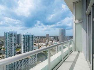 486 Brickell Ave, Miami FL  33131 exterior