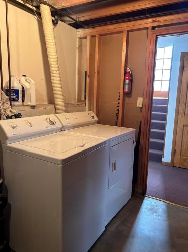 214 Park Ave, Chenequa WI  53029-2116 exterior