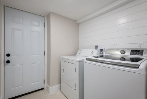 53 Alton St, Walpole MA  02081-4101 exterior