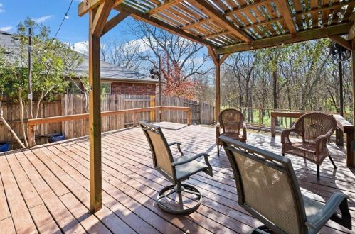 7000 Bay City Bnd, Austin TX 78725-2938 exterior