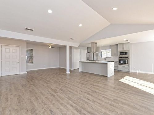 8413 Danville Dr, Austin TX  78753-5809 exterior