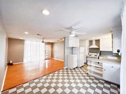 5212 Berkman Dr, Austin TX  78723-3435 exterior