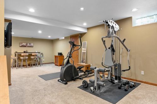 108 Long Mdw Dr, Chenequa WI 53029-2904 exterior