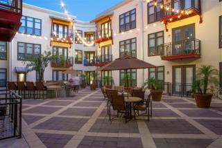 1611 5th St, Austin TX  78702-4469 exterior