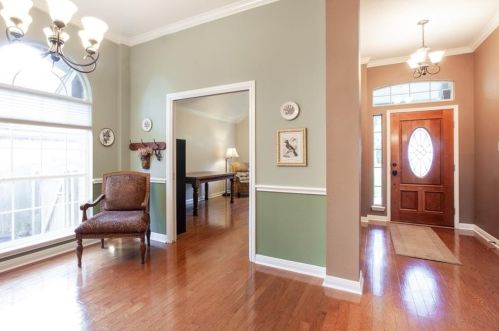 6404 Clairmont Dr, Austin TX 78749-3438 exterior