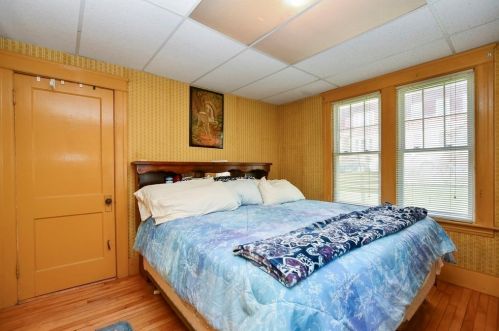 12 Woodford St, Worcester MA 01604-5423 exterior