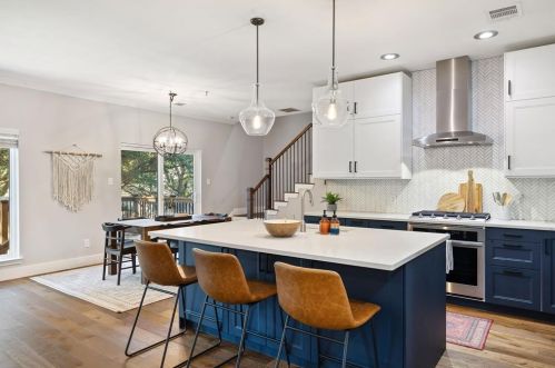 4246 Cyn Gln Cir, Austin TX 78732-2187 exterior