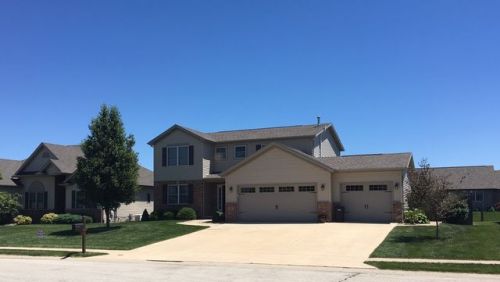 1812 Beacon Ct, Chatham, IL 62629-5050