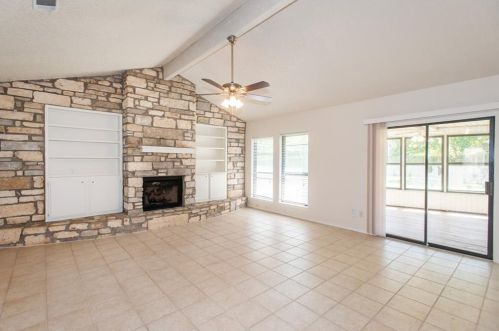 5811 Cannon Mountain Dr, Austin TX  78749-2899 exterior