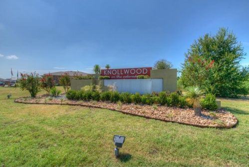 6924 Bay City Bnd, Austin TX  78725-2936 exterior