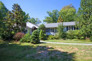 274 Woodland St, Tenafly NJ  07670-2327 exterior