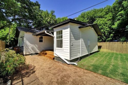 1714 Canterbury St, Austin TX 78702-5405 exterior