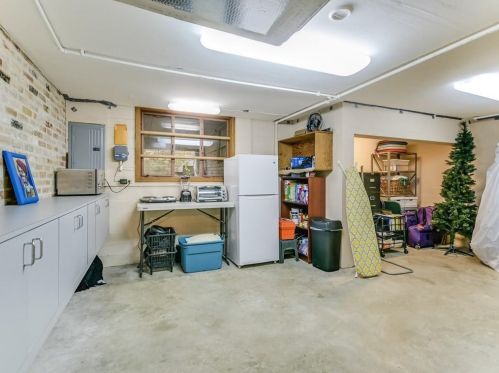 2209 Bowman Ave, Austin TX 78703-2309 exterior