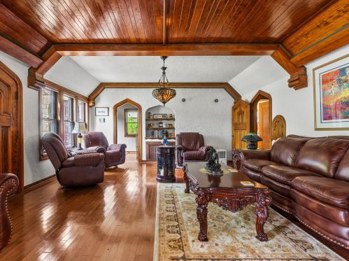 704 Oak St, Manitowoc WI 54220-2848 exterior